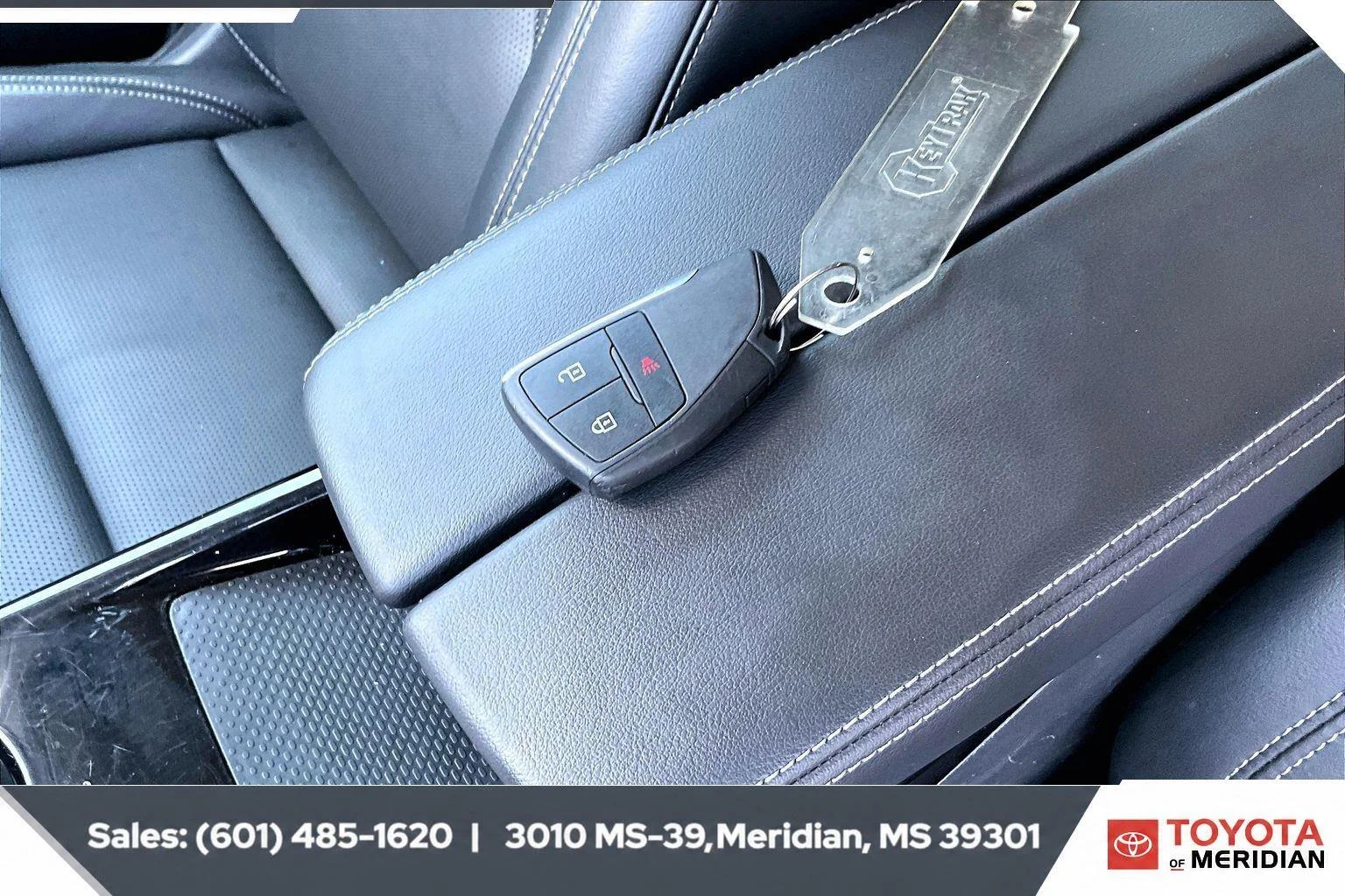 Used 2024 black Buick Preferred image 9
