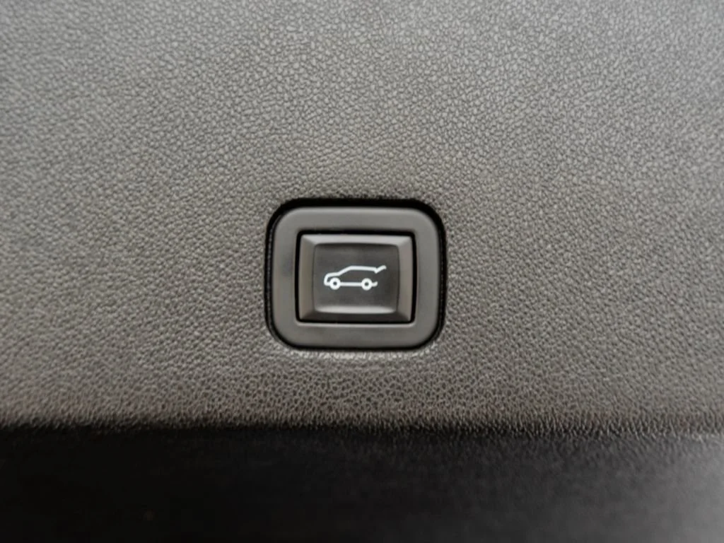 Used 2024 Argent Silver Metallic Cadillac Sport image 37