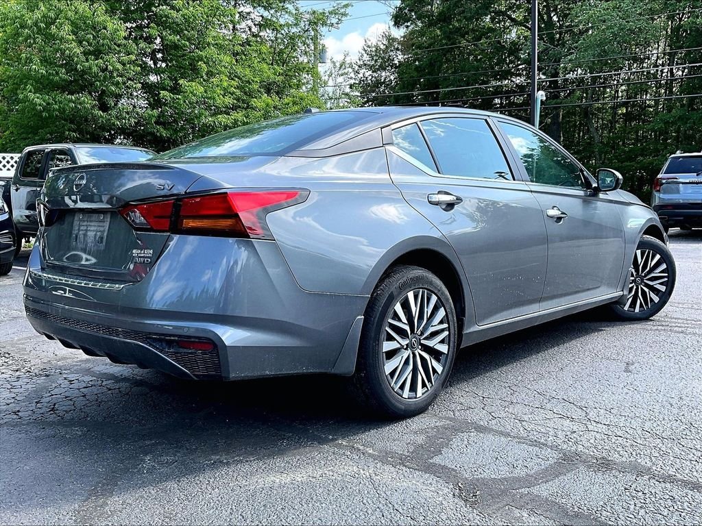 Used 2023 Gray Nissan 2.5 SV image 4