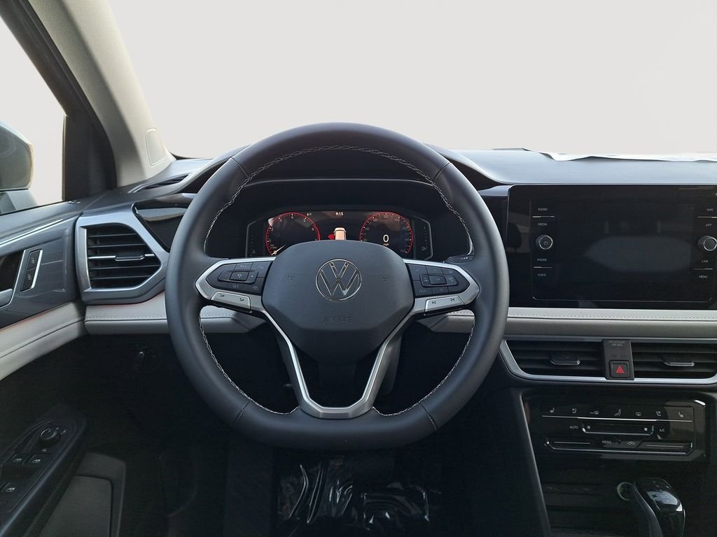 2025 Volkswagen Taos SEL - Photo 22