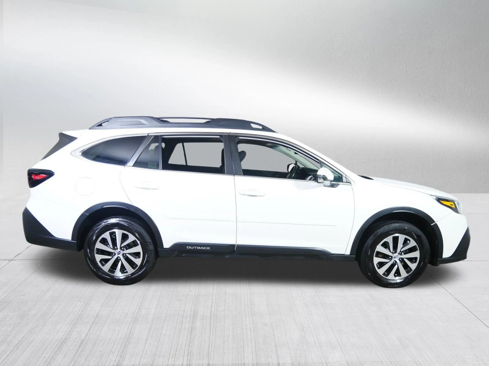 Used 2022 Crystal White Pearl Subaru Premium image 8