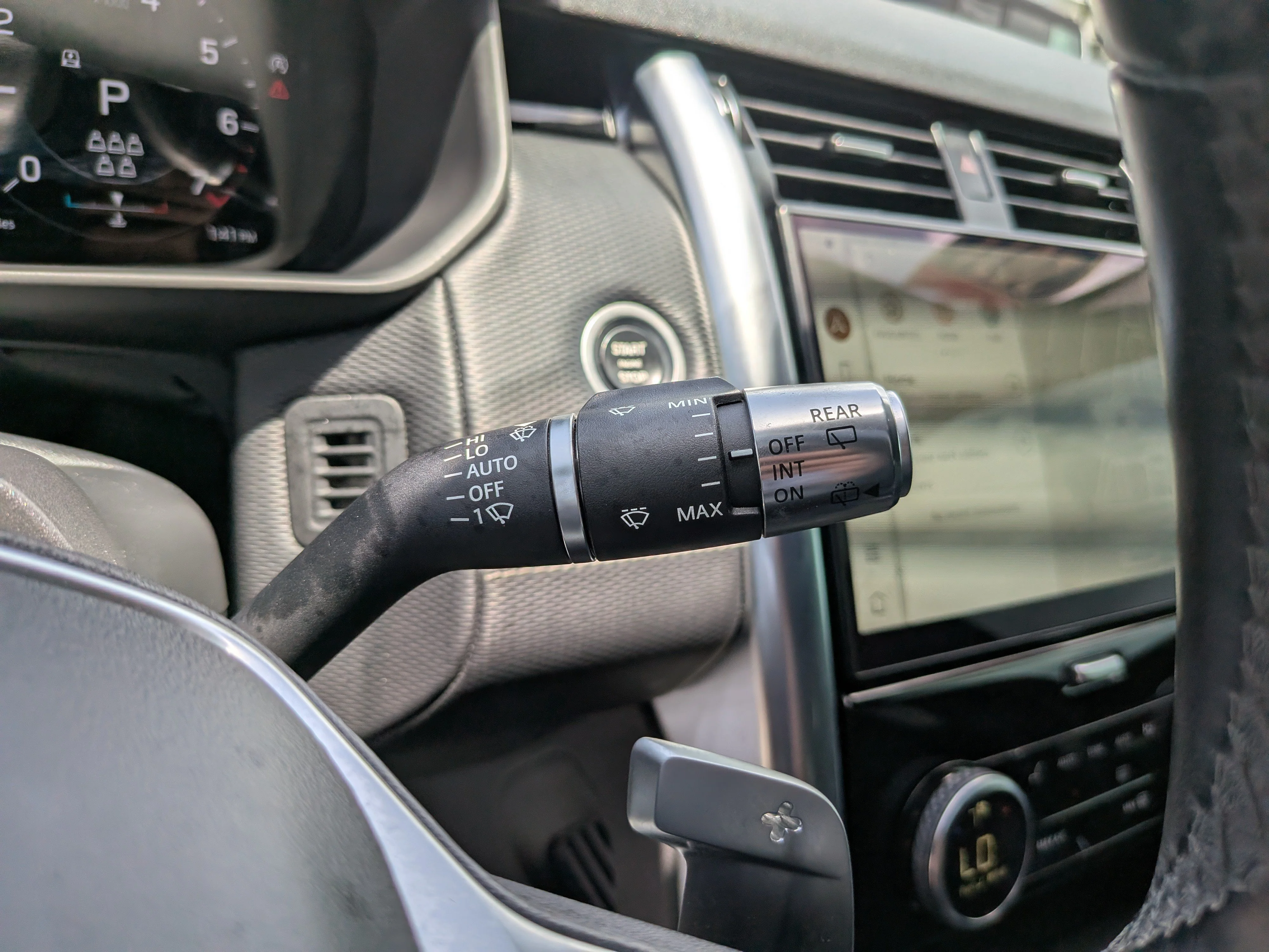 Used 2021 Fuji White Land Rover S R-Dynamic image 39