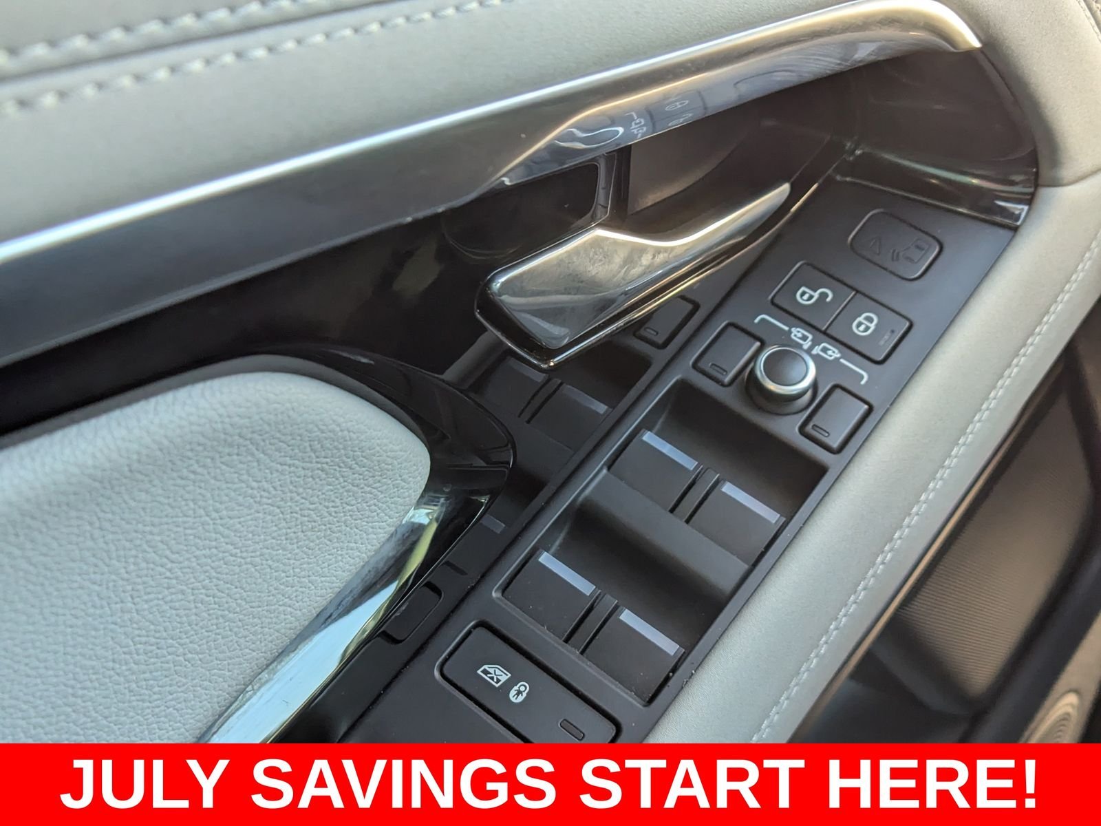 Used 2020 Gray Land Rover First Edition image 40
