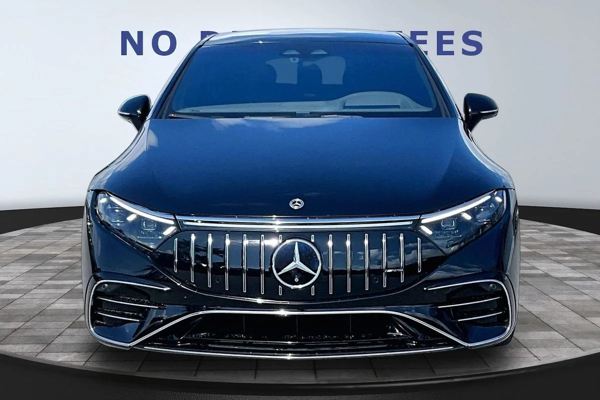 Used 2023  Mercedes-Benz 4MATIC®+ image 2