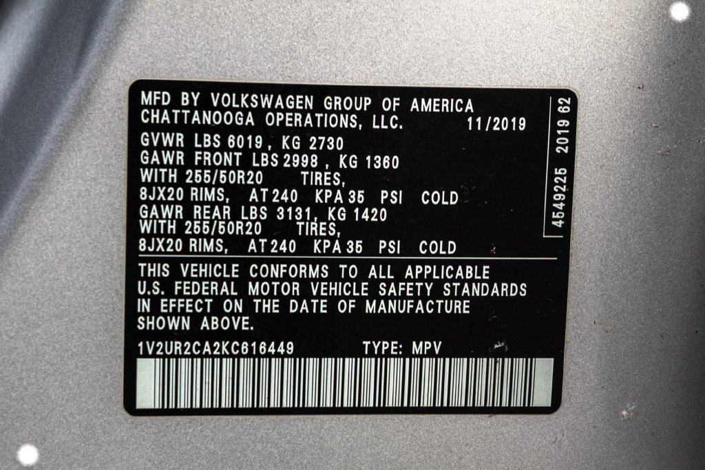 Used 2019 Silver Volkswagen 3.6L V6 SE image 35