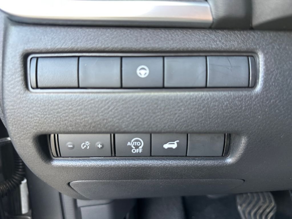 Used 2024 Gray Nissan SV image 29