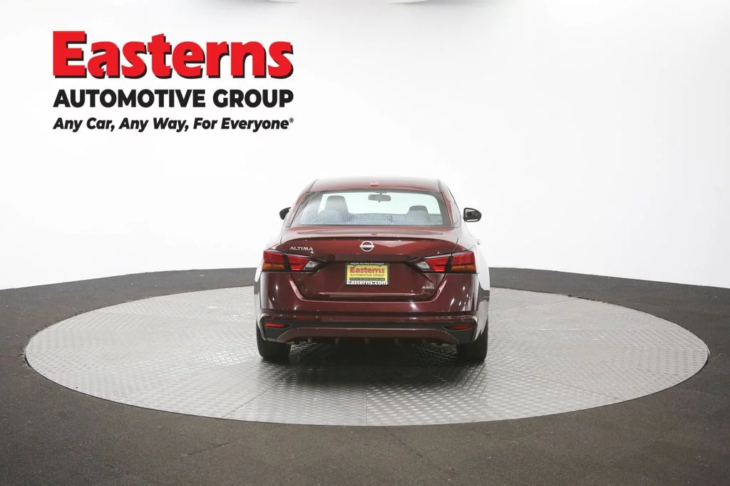 Used 2025 Red Nissan 2.5 SV image 33
