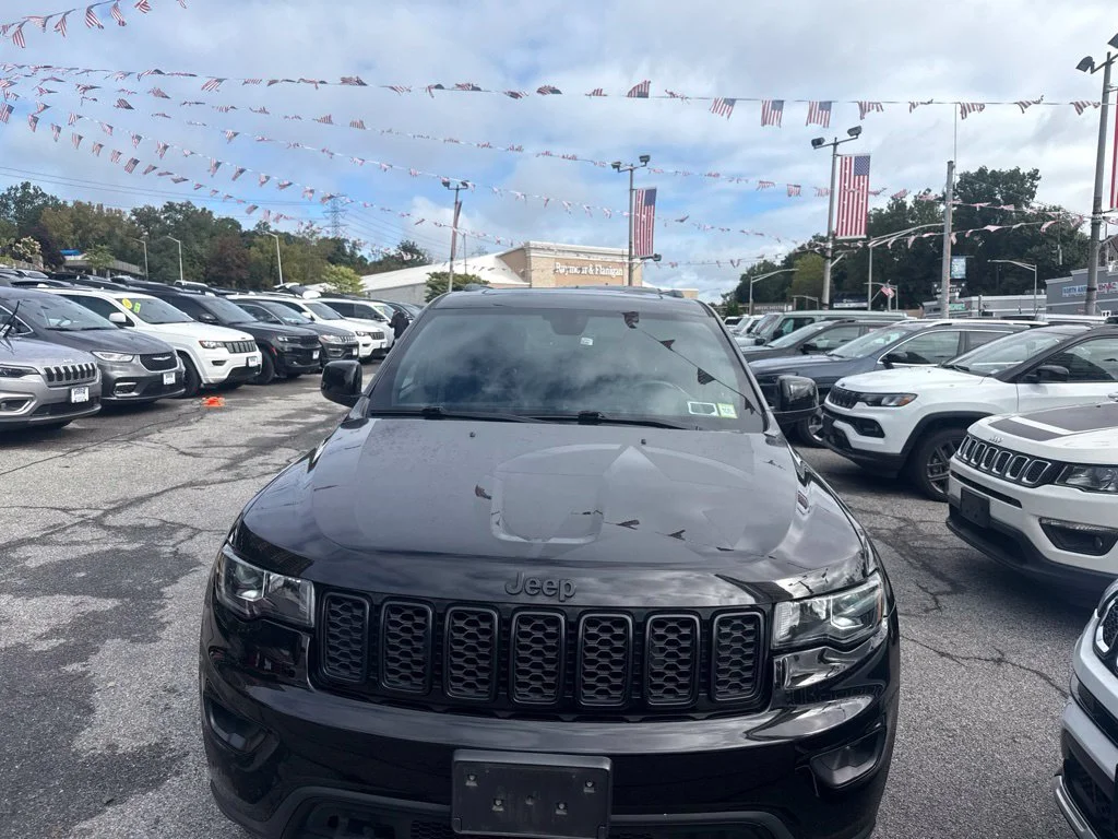 Used 2021 Black Jeep Laredo image 3
