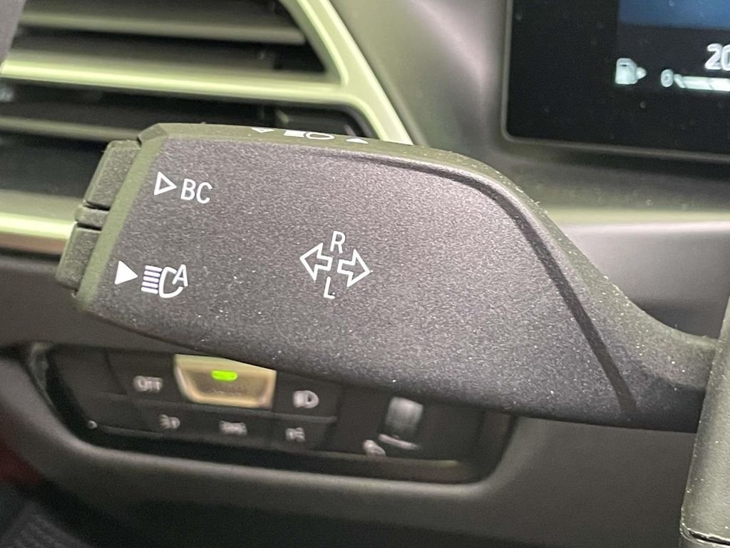 2025 BMW 3 Series 330i - Photo 35