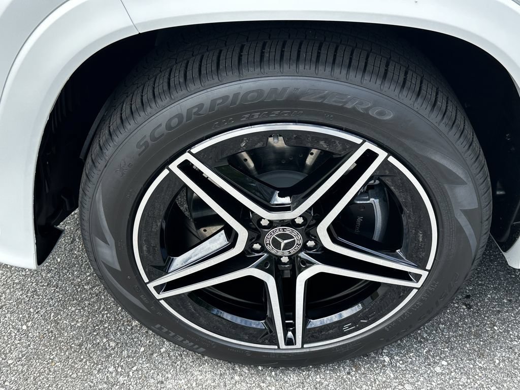New 2026 MANUFAKTUR Moonlight White Magno Mercedes-Benz GLS 450 image 50