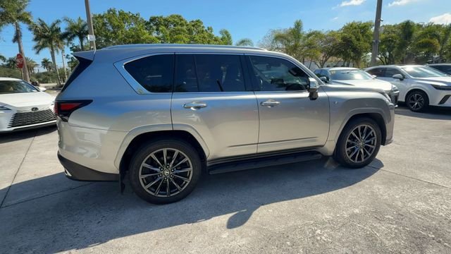 2024 Lexus LX F-Sport - Photo 8