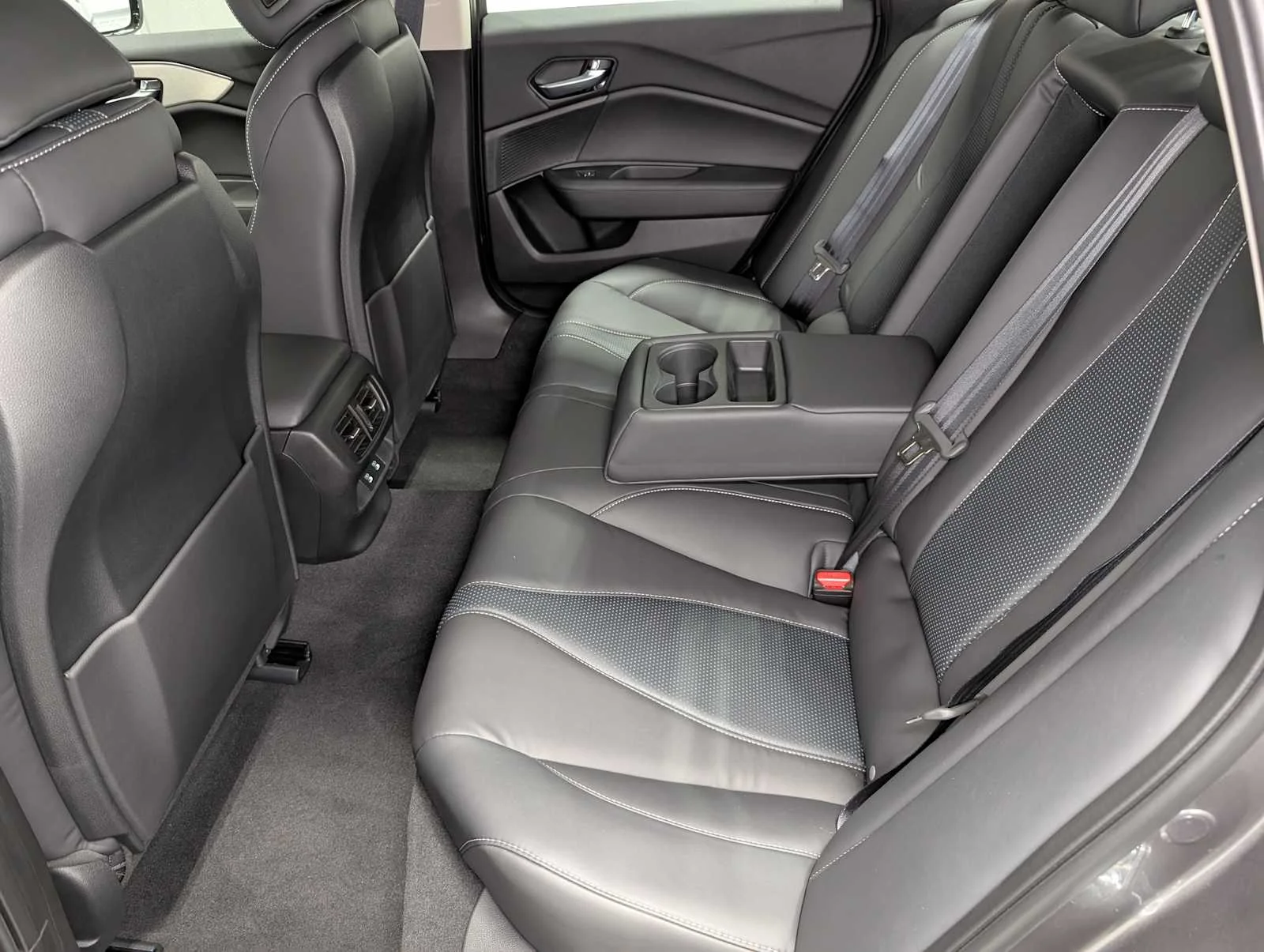 Used 2025 Liquid Carbon Metallic Acura w/Technology Package image 22
