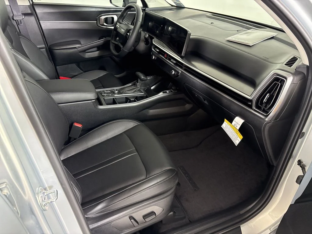 New 2026 Ivory Silver Kia EX image 17