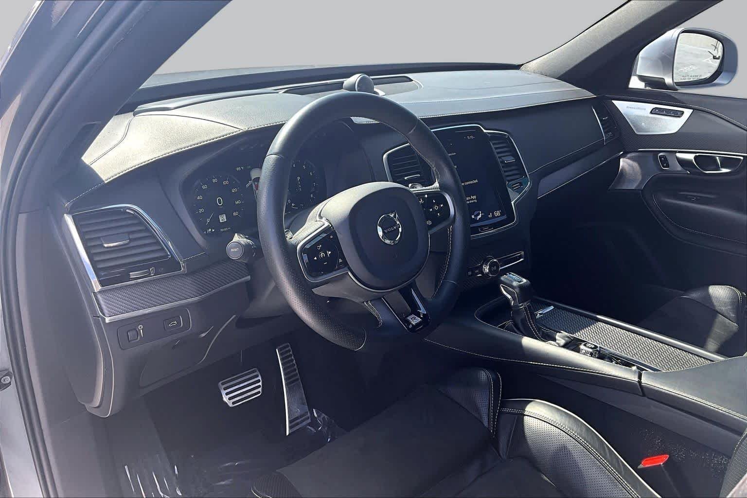 Used 2019 Osmium Grey Metallic Volvo R-Design image 18