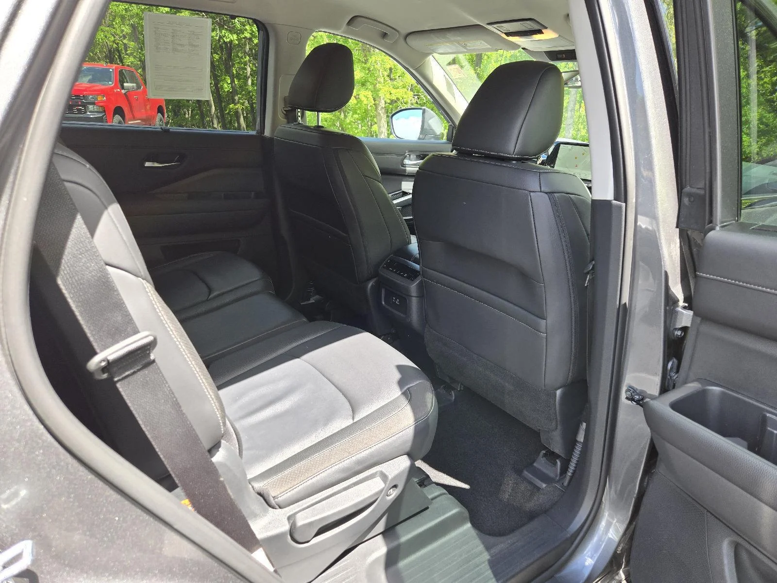 Used 2025 Gun Metallic Nissan SL image 28