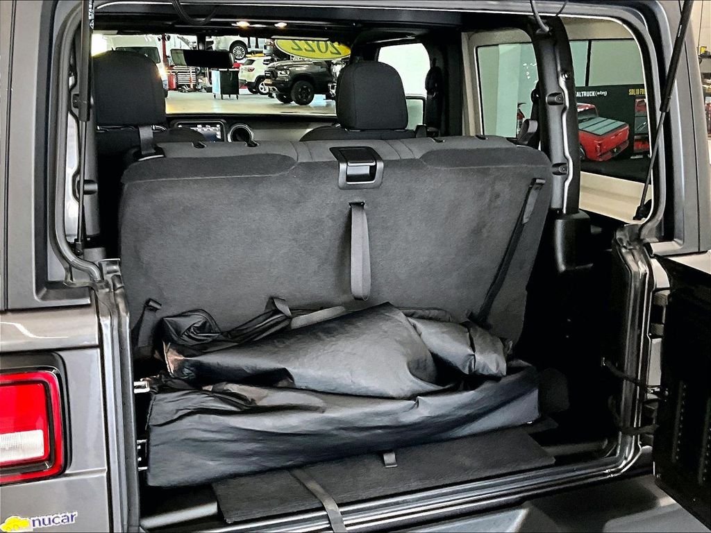 Used 2022 Granite Crystal Metallic Clearcoat Jeep Sport S image 34