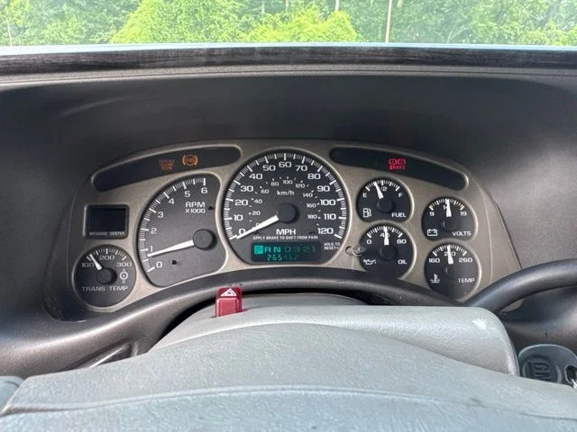 Used 2002 Black GMC Denali image 24