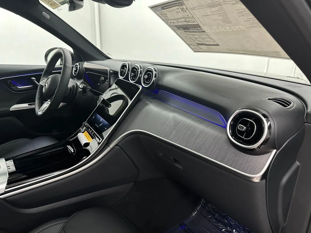 New 2027 Black Mercedes-Benz GLC 300 image 25