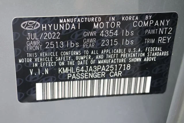 Used 2023 Gray Hyundai SEL image 29