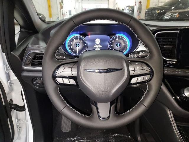 New 2026 Bright White Clear-Coat Exterior Paint Chrysler Limited image 21