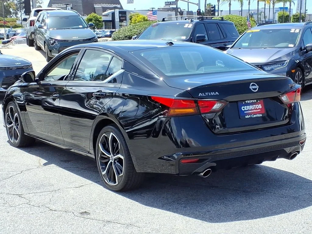Used 2023 Black Nissan 2.5 SR image 7