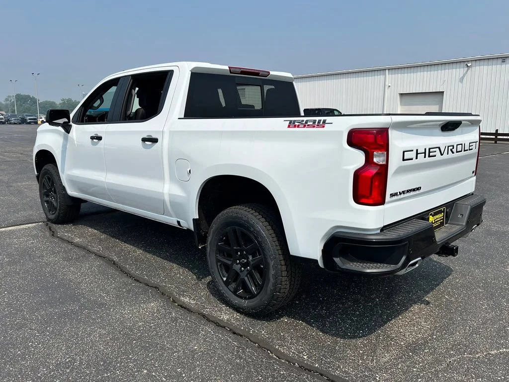2026 Chevrolet Silverado 1500 LT Trail Boss - Photo 4