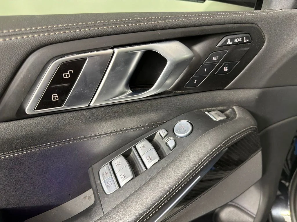 Certified Used 2024 Black Sapphire Metallic BMW M60i image 26