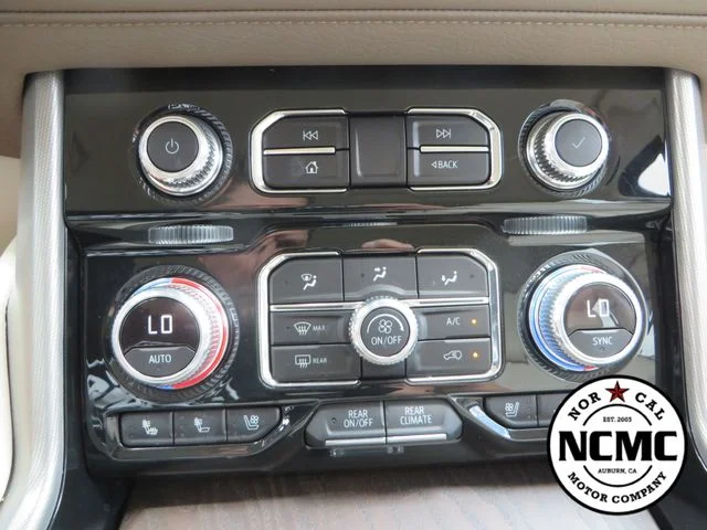 2023 GMC Yukon Denali - Photo 28