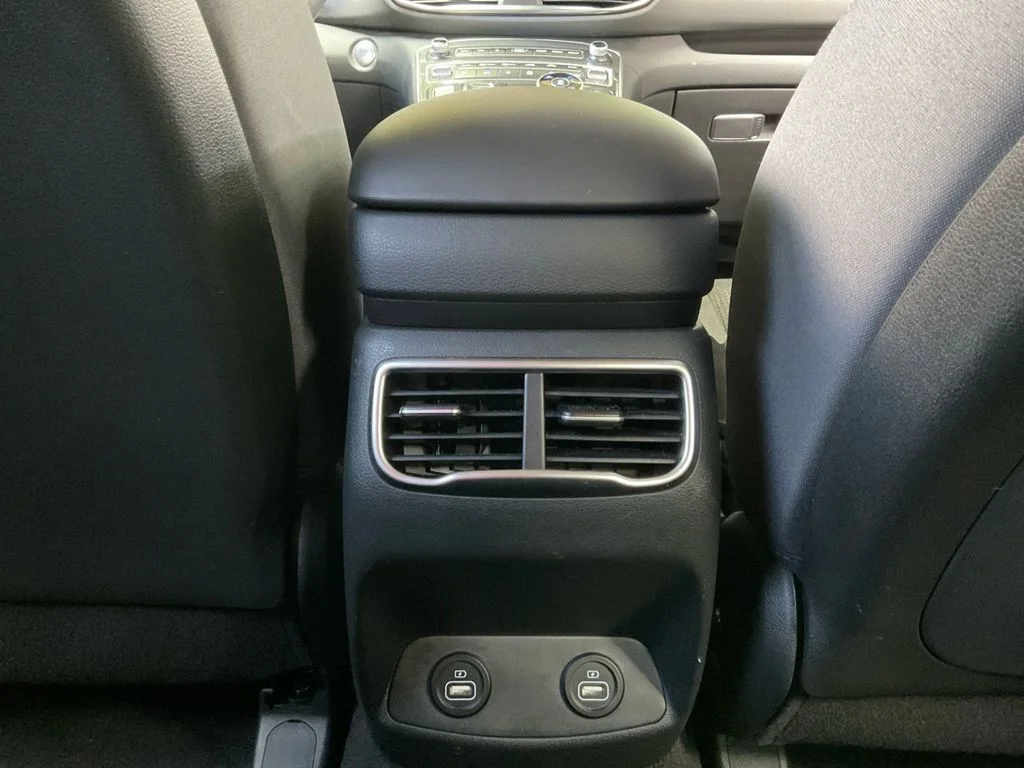 Used 2023 Silver Hyundai SEL image 24
