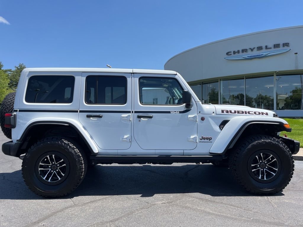 Used 2025 Bright White Clearcoat Jeep Rubicon X image 49