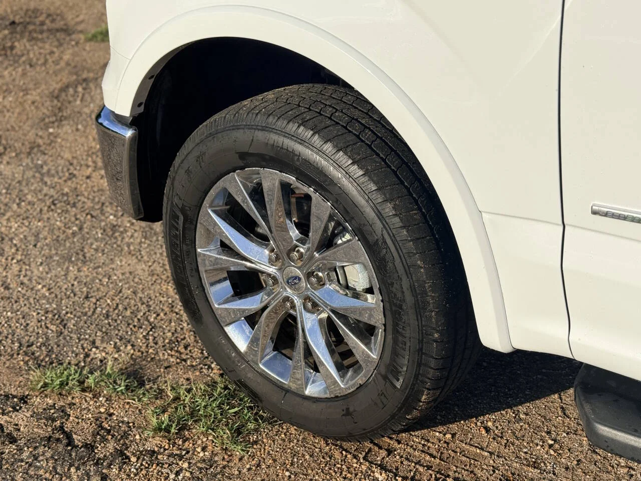 Used 2016 White Ford Lariat 4x4 4dr SuperCrew 5.5 ft. SB image 10