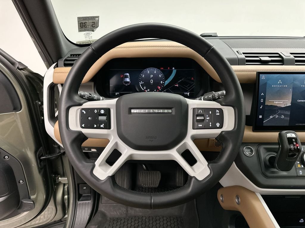 Used 2025 Pangea Green Metallic Land Rover S image 30