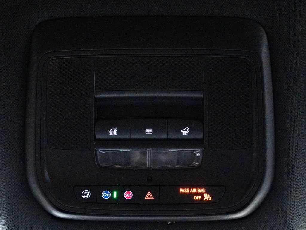 Used 2025 Snowfall Pearl Honda Touring image 38