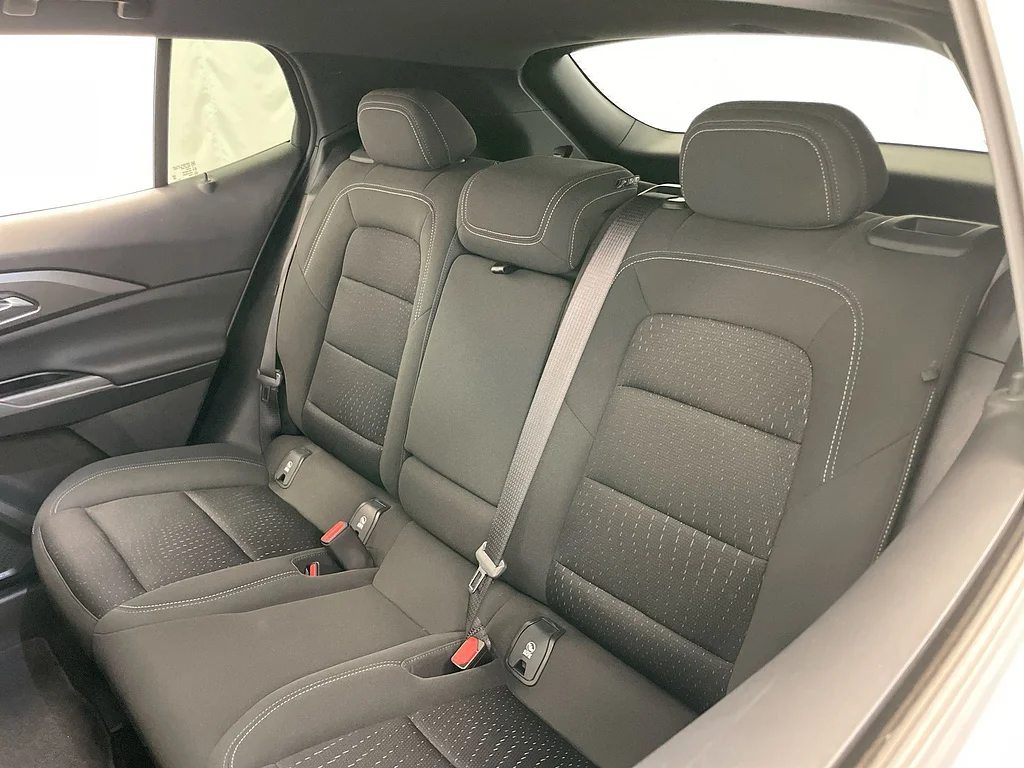 Used 2025 Summit White Chevrolet LT image 23