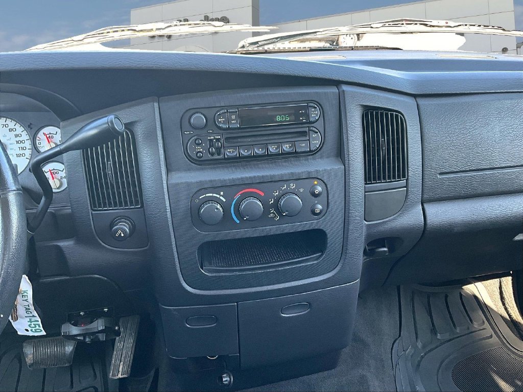 Used 2004 Black Dodge SLT image 14