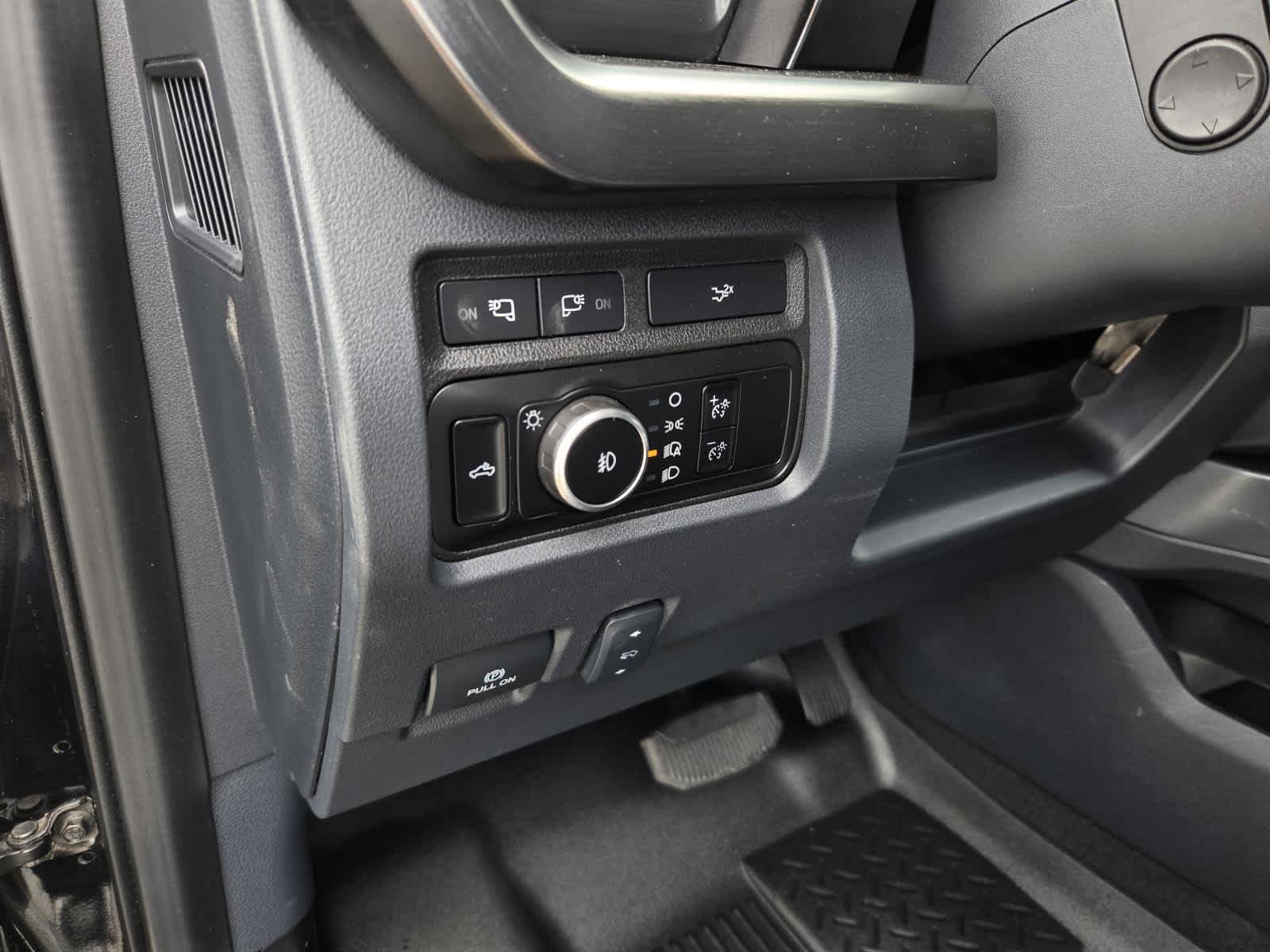 Used 2023 Agate Black Metallic Ford LARIAT image 17