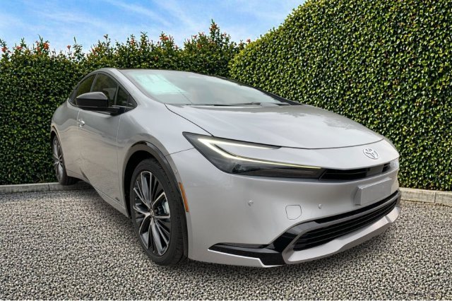 New 2027 Cutting Edge Toyota Limited AWD image 2