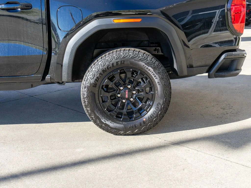 New 2026 Onyx Black GMC Elevation image 28