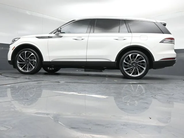 Used 2024 White Lincoln Reserve image 43