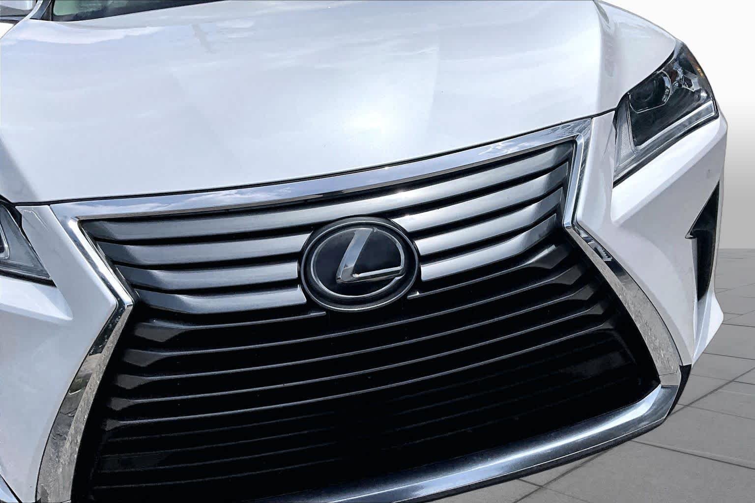 Used 2019 Eminent White Pearl Lexus Premium image 30