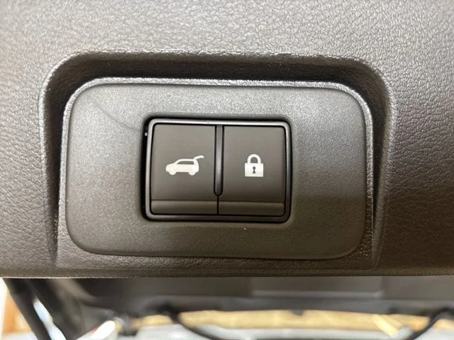 New 2026 Everest White Pearl Tricoat Nissan Rock Creek image 17