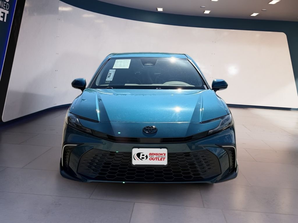 Used 2025  Toyota SE image 8
