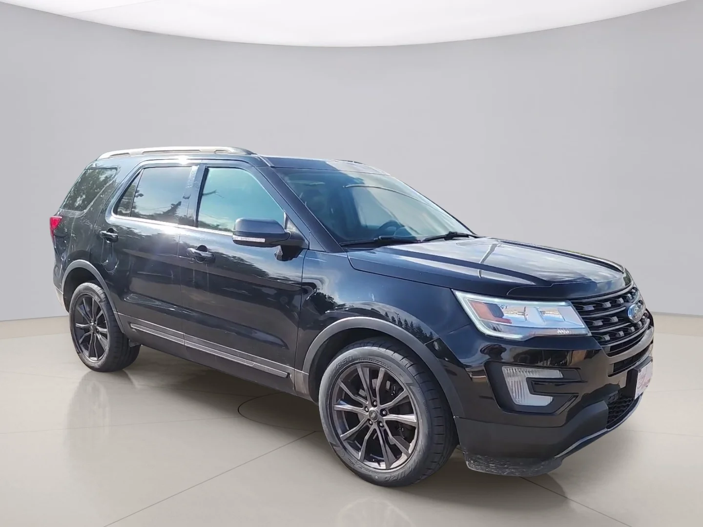 Used 2017 Black Ford XLT image 7