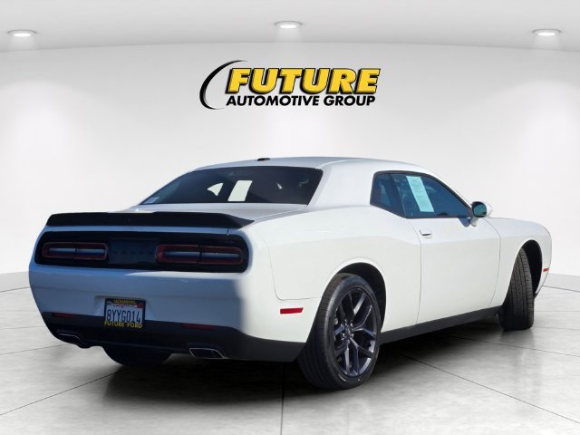 Used 2021 White Dodge SXT image 4