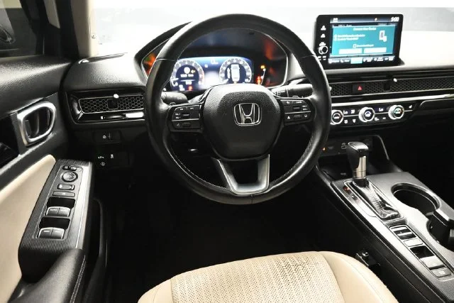Used 2023 White Honda Touring image 13