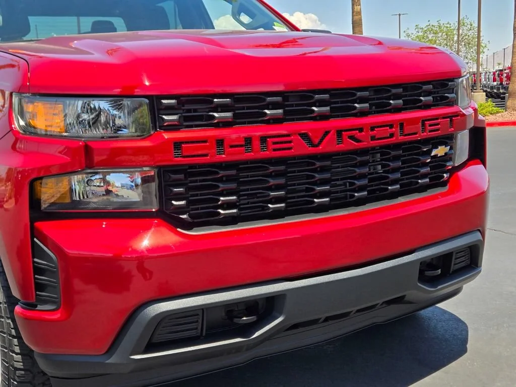 Used 2022 Cherry Red Tintcoat Chevrolet Custom image 8