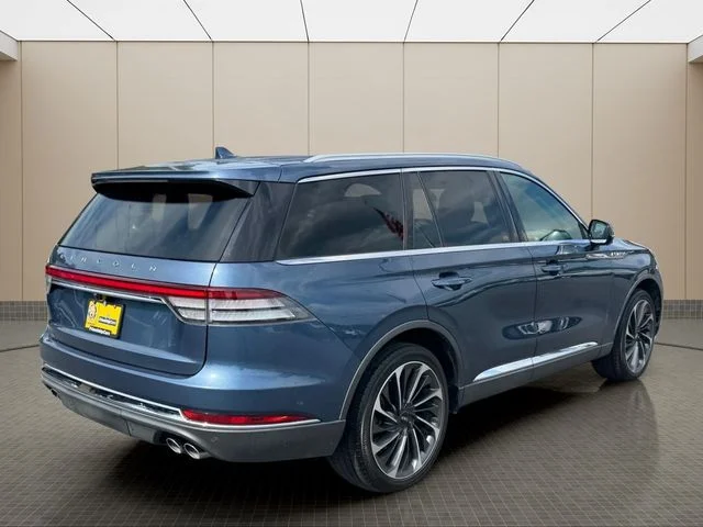 Used 2020 Blue Lincoln Reserve image 3