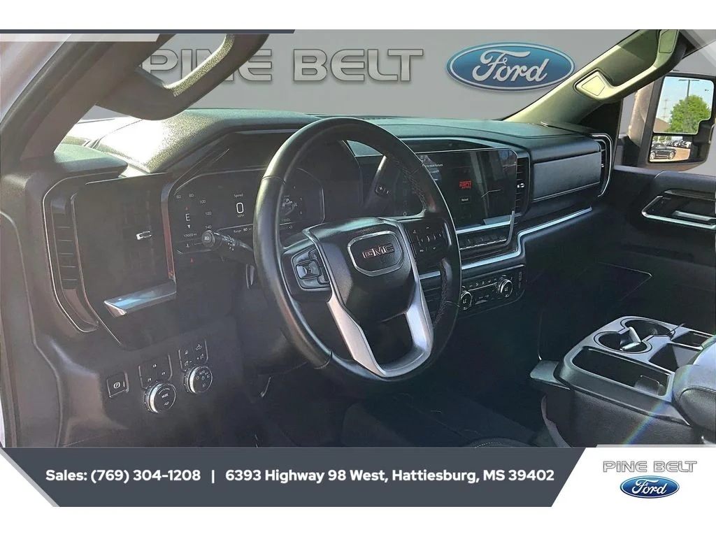 Used 2025 Summit White GMC SLE image 13