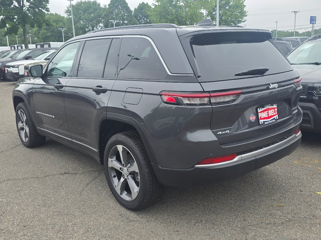 New 2026 Baltic Gray Metallic Clear-Coat Exterior Paint Jeep Limited image 10