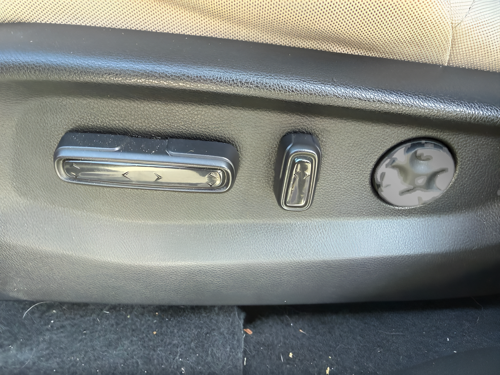 Used 2021 White Honda EX image 10
